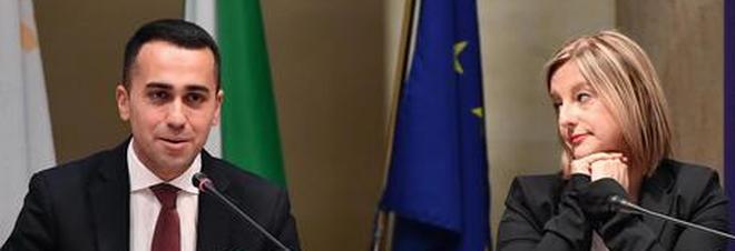 Stipendi dimezzati a parole Stipendi dimezzati a parole