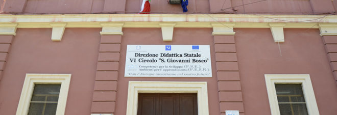 Maestra rimprovera un'alunna, la madre entra a scuola e la prende a schiaffi Maestra rimprovera un'alunna, la madre entra a scuola e la prende a schiaffi