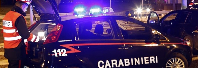Spara al rivale in amore, l'altro prende il fucile e centra la sua auto Spara al rivale in amore, l'altro prende il fucile e centra la sua auto