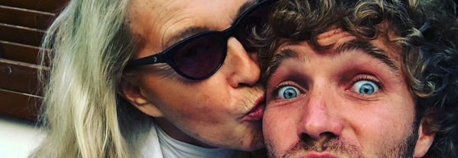 GfVip, Eleonora Giorgi e Massimo Ciavarro e l'amore tra il figlio Paolo e Clizia Incorvaia: «Il bacio sognato da tutte»