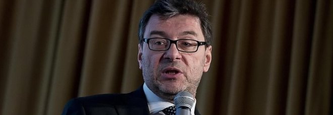 Giorgetti: «Stadi chiusi una sconfitta per lo Stato». Gabrielli: «Lo stop della gara spetta al responsabile della sicurezza»