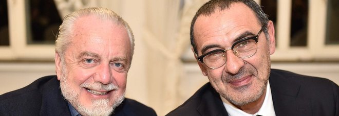 Sarri-Napoli: il contratto della vita
De Laurentiis, offerta fino al 2022