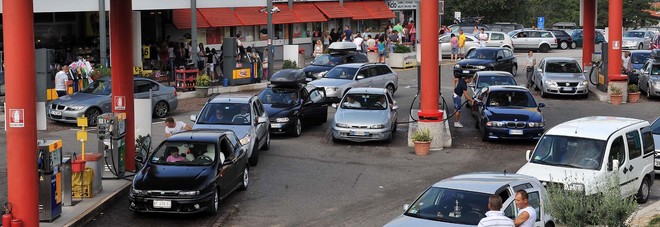 Tutti in vacanza: fine settimana da maxi bollino rosso sulle autostrade Tutti in vacanza: fine settimana da maxi bollino rosso sulle autostrade