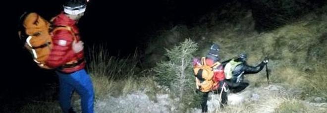 A 20 anni spaventati e infreddoliti persi sulle montagne a quota 1.700 A 20 anni spaventati e infreddoliti persi sulle montagne a quota 1.700