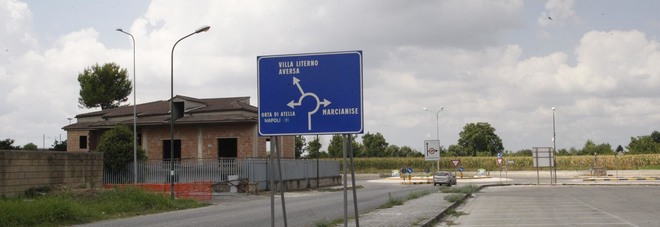 Camorra, coprifuoco a Marcianise:
il convegno vent'anni dopo Camorra, coprifuoco a Marcianise:
il convegno vent'anni dopo