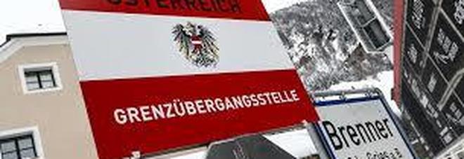 Coronavirus, l'Austria blocca i collegamenti ferroviari con l'Italia dopo aver fermato un intercity al Brennero. «A bordo due casi sospetti»