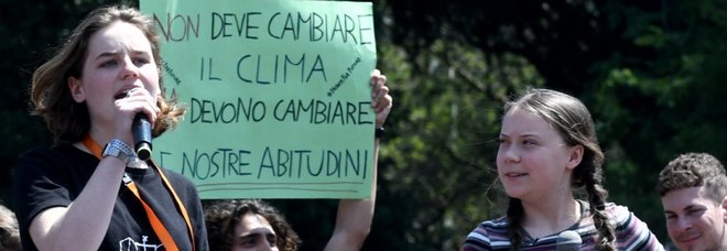 Greta Thunberg in piazza a Roma: «Cambiamo il mondo». Migliaia di giovani al Friday for Future