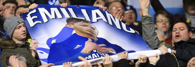 Emiliano Sala, il gesto vergognoso dei tifosi avversari: banditi dallo stadio per tre anni