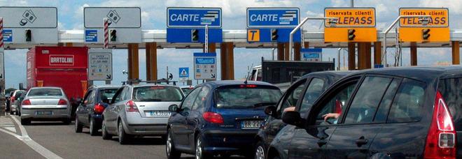 Chiuso per lavori diramazione Roma sud, altezza stazione di San Cesareo Chiuso per lavori diramazione Roma sud, altezza stazione di San Cesareo