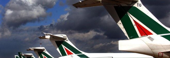 Alitalia, Air France si sfila: nessun tipo di interesse Alitalia, Air France si sfila: nessun tipo di interesse