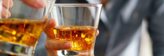 Alcol, a rischio quasi 9 milioni di italiani: cresce il consumo tra i giovani Alcol, a rischio quasi 9 milioni di italiani: cresce il consumo tra i giovani