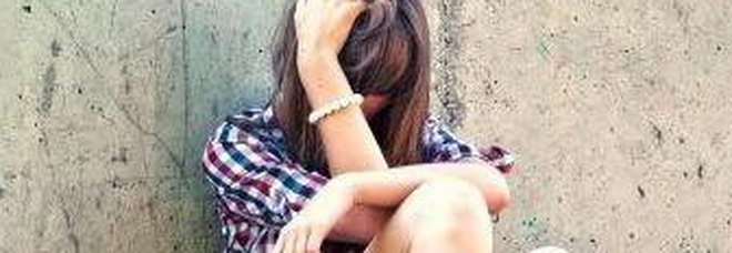 Quindicenne violentata in spiaggia ​a Jesolo durante la vacanza L'uscita con gli amici, poi lo stupro Quindicenne violentata in spiaggia ​a Jesolo durante la vacanza L'uscita con gli amici, poi lo stupro