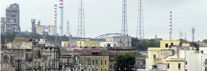 Black out alla Raffineria, in campo anche i lavoratori Black out alla Raffineria, in campo anche i lavoratori