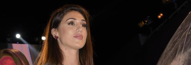 Cecilia Rodriguez chiamata di notte con urgenza in confessionale: Ha telefonato a Francesco Monte Cecilia Rodriguez chiamata di notte con urgenza in confessionale: "Ha telefonato a Francesco Monte"