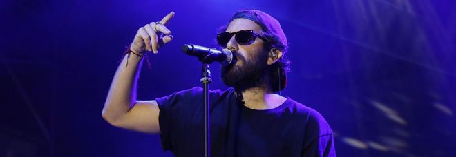 Tommaso Paradiso lascia i Thegiornalisti e lancia una nuova canzone, colonna sonora di Baby su Netflix