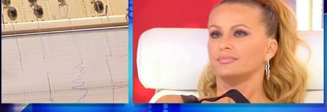Eva Henger si sottopone alla macchina della verità Eva Henger si sottopone alla macchina della veritÃ