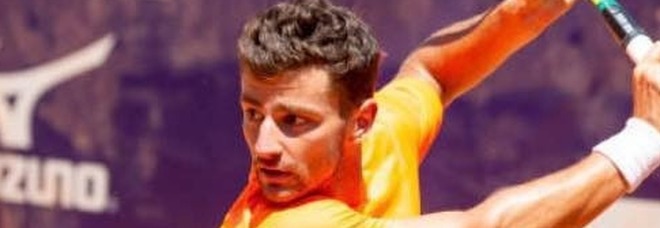 Riccardo Bonadio, l'unico tennista italiano a giocare anche a Natale: «Il mio regalo? Battere il mio avversario»