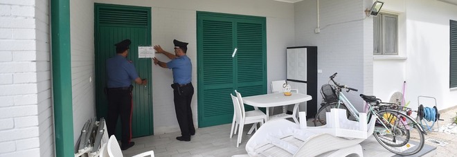 Carabinieri sequestrano 43 villette all'ex Villaggio Svedese Carabinieri sequestrano 43 villette all'ex Villaggio Svedese