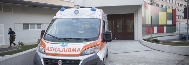 Perde il controllo dell'auto
che si ribalta
Paura per un ragazzo