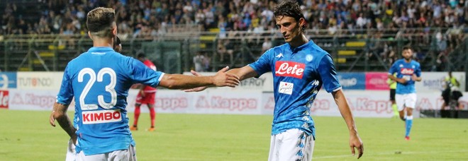 Napoli da sballo, manita al Carpi:
5-1, primo gol per Inglese e Vinicius