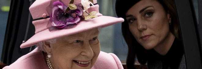 Kate Middleton, il cuore spezzato da Harry. «Era il suo ex, la piantò in asso»