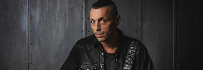 Alex Britti: «Da bluesman a coach di Amici? Il segreto in quel vecchio nastro di Pino Daniele»