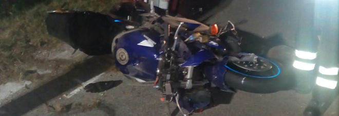 Violento schianto in motocicletta: muore un ventisettenne, un ferito Violento schianto in motocicletta: muore un ventisettenne, un ferito