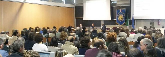 Unisalento, la protesta dei prof sugli scatti stipendiali: «Pronti a fermare le lezioni» Unisalento, la protesta dei prof sugli scatti stipendiali: «Pronti a fermare le lezioni»