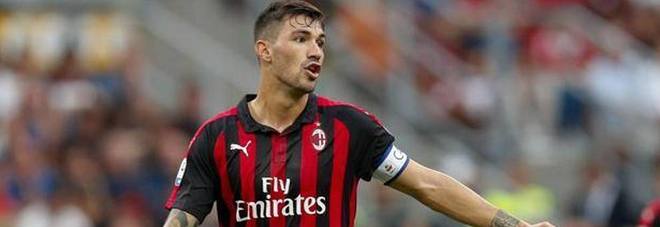 Alessio Romagnoli, incidente a Roma sulla Pontina: tampona un Doblò con la Smart, due operai feriti
