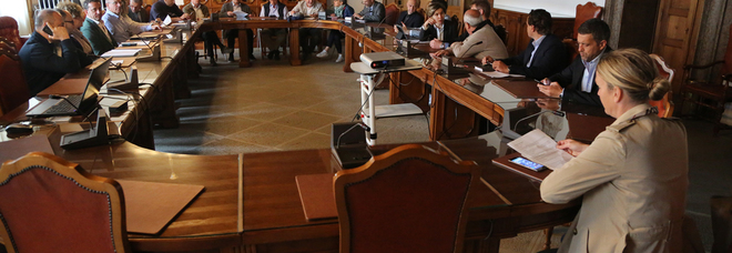 Il tavolo tecnico organizzato in prefettura per parlare dei lavori sull'Alemagna per i Mondiali Il tavolo tecnico organizzato in prefettura per parlare dei lavori sull'Alemagna per i Mondiali