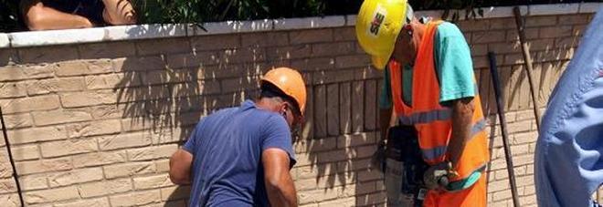 Villa, piscina e luce gratis da anni ma ai nomadi bollette da 20 euro Villa, piscina e luce gratis da anni ma ai nomadi bollette da 20 euro