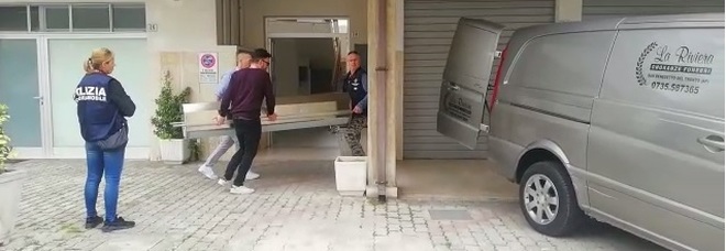 Trovano in un'abitazione
il corpo mummificato
di una giovane donna
