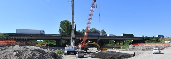 Terza corsia A4, aperto al traffico il primo viadotto sul Tagliamento Terza corsia A4, aperto al traffico il primo viadotto sul Tagliamento