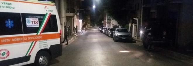 Sfondano con l'auto
il garage di un'abitazione
Grave il conducente
