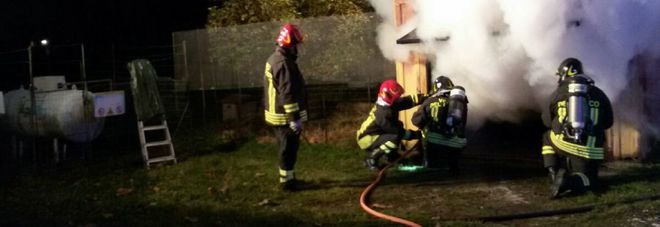 L'incendio nella rimessa a Caneva