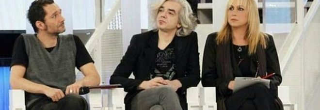 Amici, Maria De Filippi continua a stupire: non sarĂ Emma il nuovo coach dei bianchi ma… Amici, Maria De Filippi continua a stupire: non sarà Emma il nuovo coach dei bianchi ma…