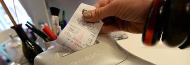 Arriva lo scontrino elettronico: la misura nella bozza del decreto fiscale collegato alla manovra Arriva lo scontrino elettronico: la misura nella bozza del decreto fiscale collegato alla manovra
