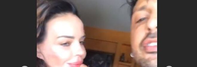 Fabrizio Corona in vacanza
con Nina Moric e il figlio
Carlos: «La storia siamo noi»