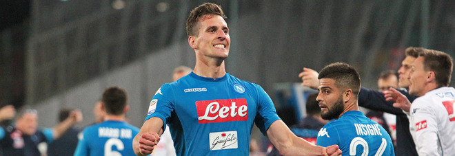 Napoli, Sarri carica Milik e Zielinski:
furore polacco contro la Juventus