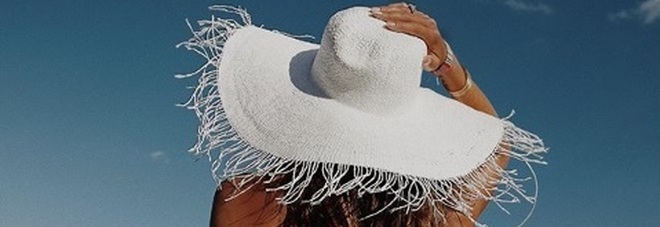 Belen super sexy su Instagram. Lato b da 400 mila like