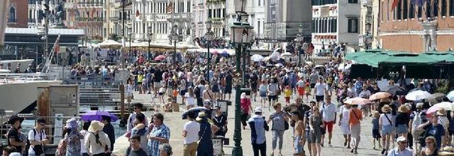Alloggi popolari affittati ai turisti: ​blitz dell'Ater, scovati i primi furbi Alloggi popolari affittati ai turisti: ​blitz dell'Ater, scovati i primi furbi