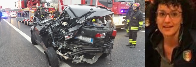 Gravissimo incidente tra 2 auto e 2 camion in A23: muore 33enne