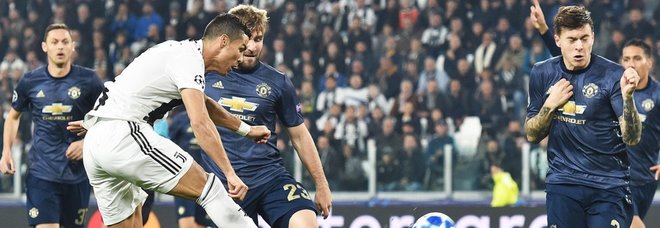 Juventus-Man United 1-2: non basta CR7, l'autogol di Alex Sandro punisce i bianconeri