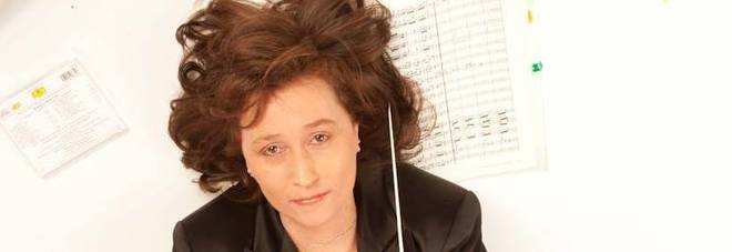 Antonella De Angelis La direttrice che ha fondato un'orchestra tutta femminile: «Con la musica difendo i diritti delle donne»