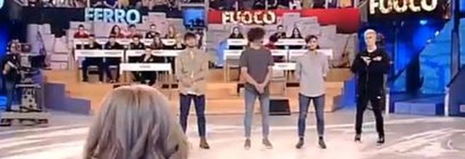 Amici, Vittorio, Nicolas, Filippo e Biondo via dallo studio: ecco cosa è successo