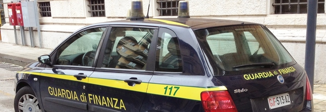 Lo stalker pubblicava fotomontaggi hard delle vittime: individuato e arrestato Lo stalker pubblicava fotomontaggi hard delle vittime: individuato e arrestato