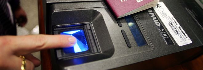 Roma, va a rinnovare il passaporto ma era ricercato da un anno: 39enne arrestato Roma, va a rinnovare il passaporto ma era ricercato da un anno: 39enne arrestato