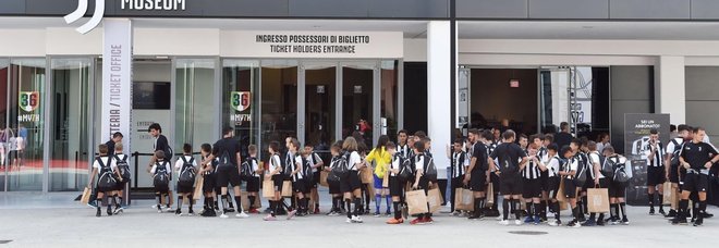 Ronaldo, Uilm: «Lo sciopero di Pomigliano? Un'eco sproporzionata». E gli operai chiedono incontro con Cristiano