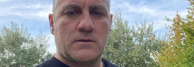 Vieri furioso per le foto della figlia sui social: «Ho denunciato chi le ha pubblicate» Vieri furioso per le foto della figlia sui social: «Ho denunciato chi le ha pubblicate»