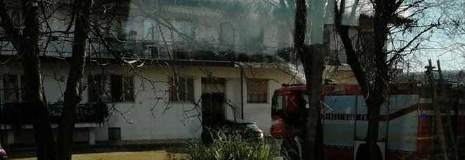 Fuga di Gpl, esplosione in cucina Fiamme altissime dalla villetta